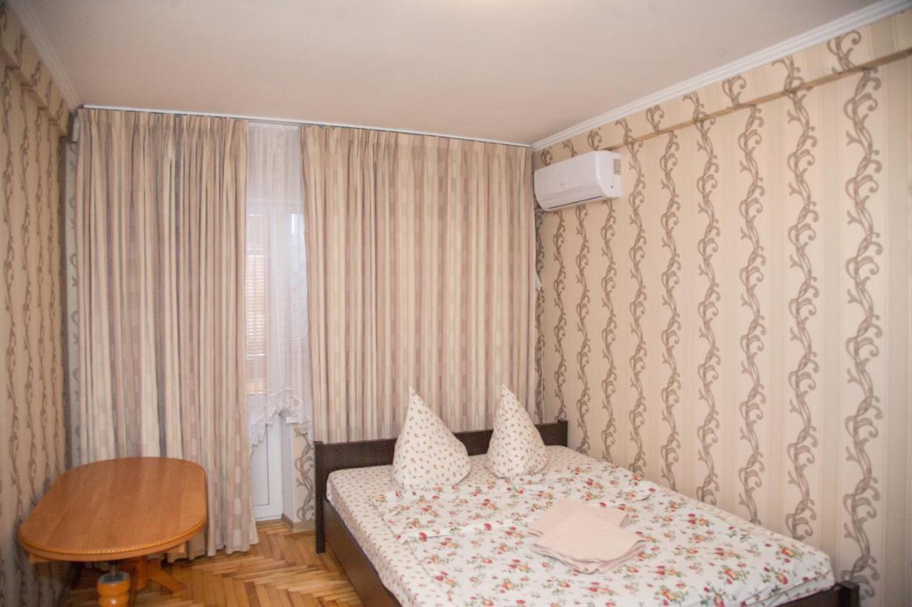 1 Room Apart On Str. Ukrainskaya 34 Запоріжжя Екстер'єр фото